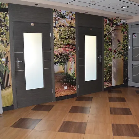 호스텔 Gosciniec Biznesowy *